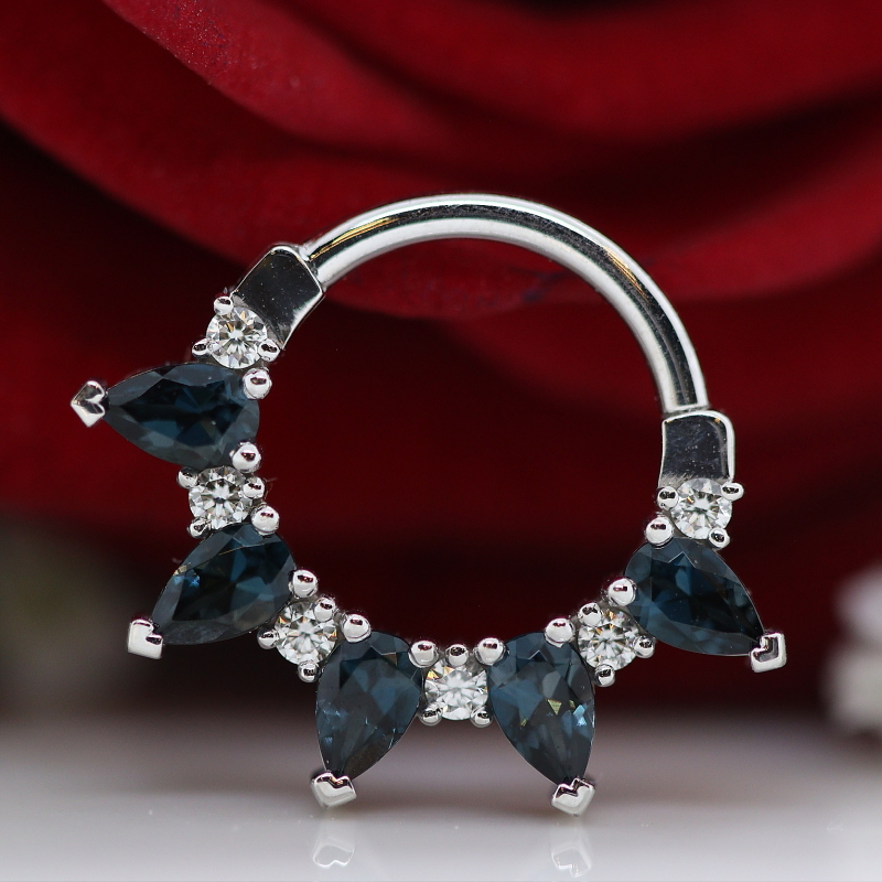 Pear Kolo - White diamond & London Topaz