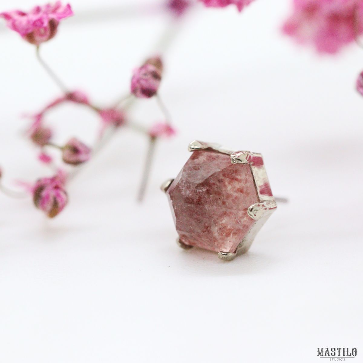 Family Ghost - Rustic Strawberry Quartz - WG
