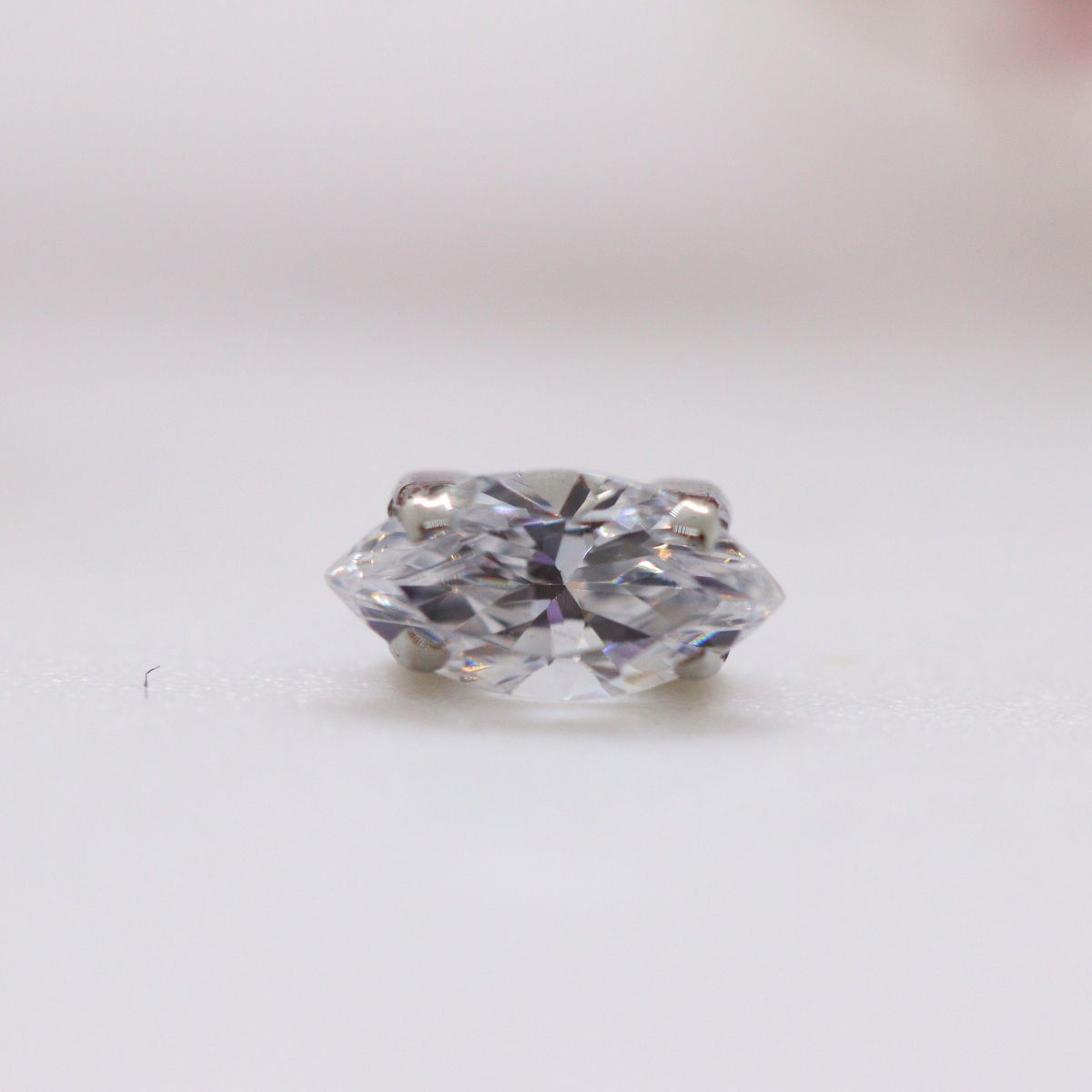 Single marquise (prong) WCZ