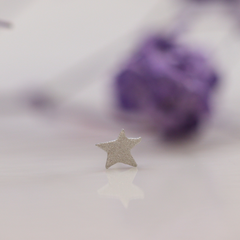 Bitty textured star - WG