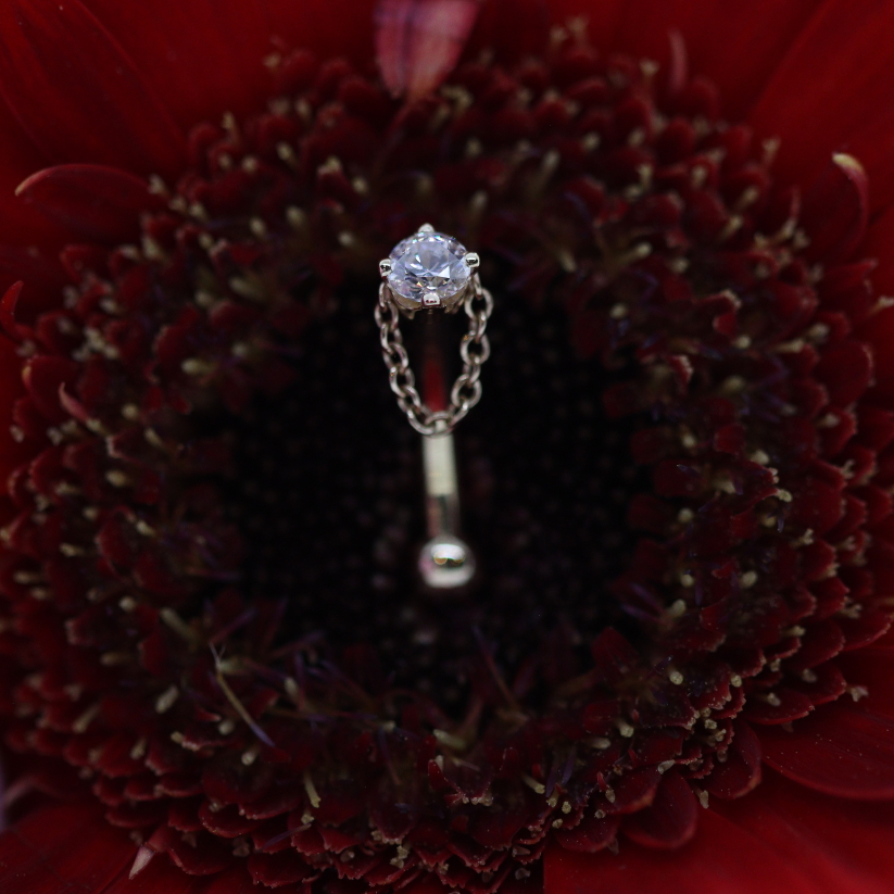 Rianna navel curve - White CZ - YG