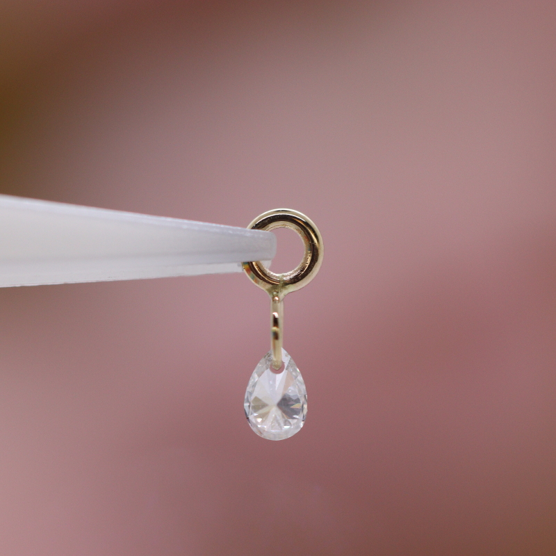 Ramza - Drilled Diamond - YG (rook orientation)